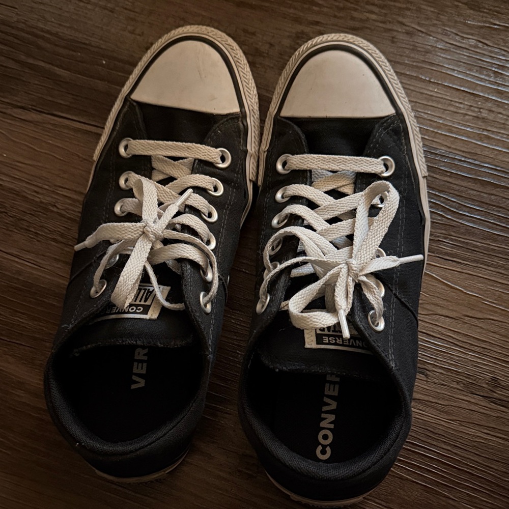 Converse Black and White